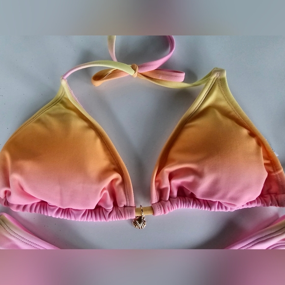 Wild Fable Bikini with Shell Charm - Picture 2 of 9